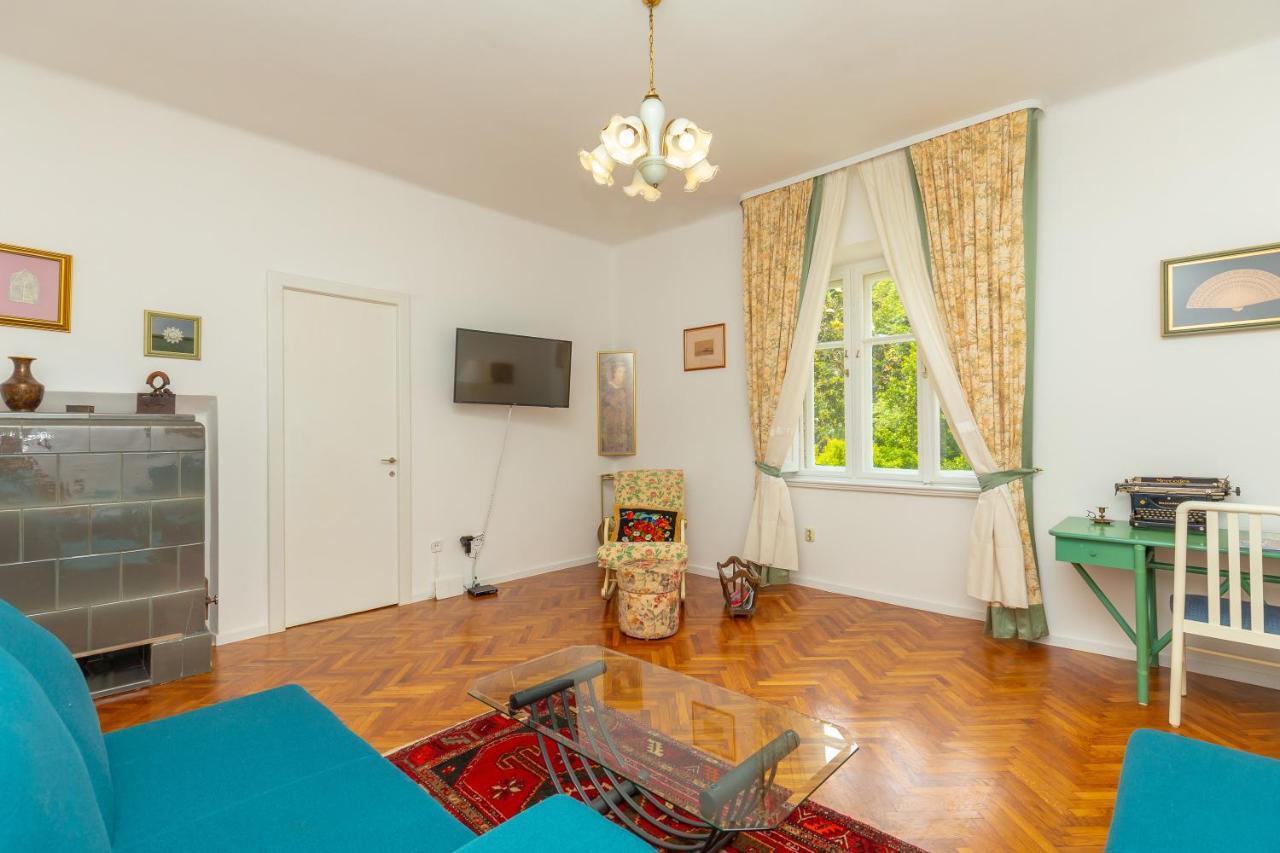 Ahava Apartment *